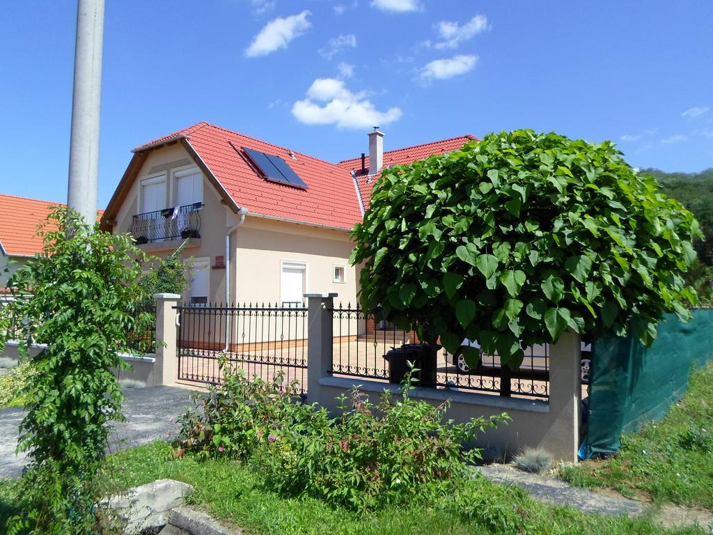 Pacsirta Vendeghaz Hotel Egerszalok Exterior photo